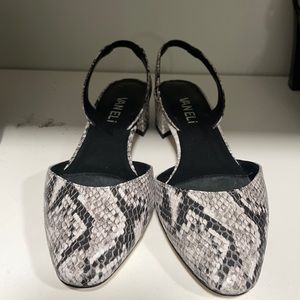 Vaneli snake print size 5 1/2 never worn